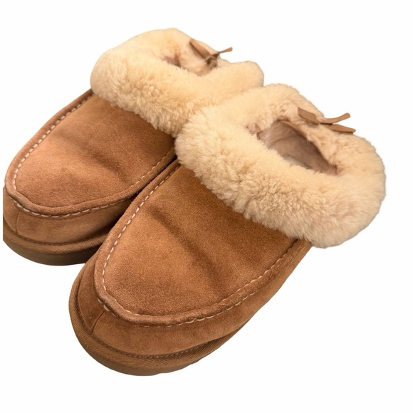 UGG Shoes - UGG Groove Shearling Lined Bow Detail Cozy Slippers Tan Sz 9